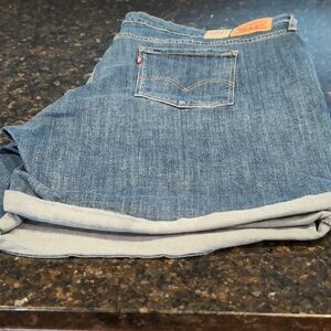 Levi's Plus Size Jean Shorts - NWT